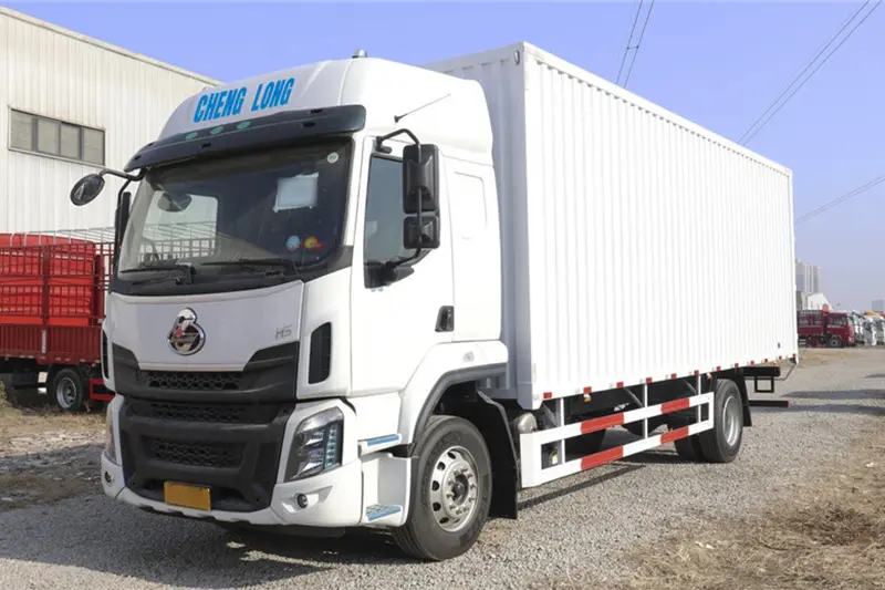 CHENGLONG 4X2 H5 CARGO Truck 03.jpg