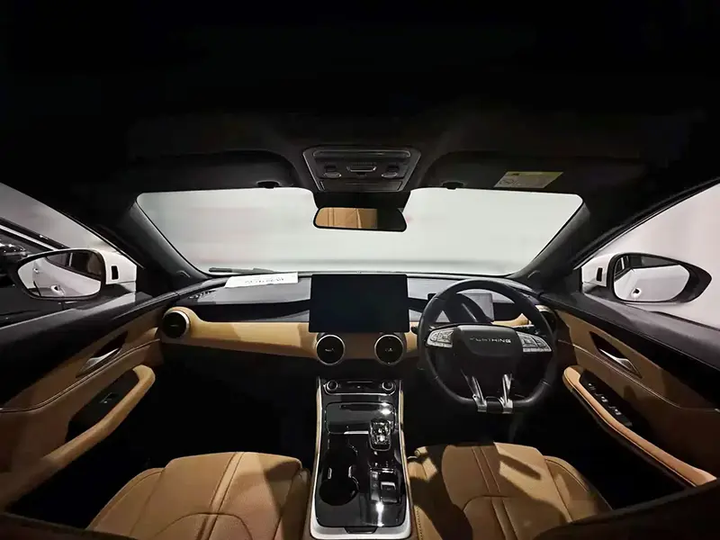 Right-hand drive vehicle (11)