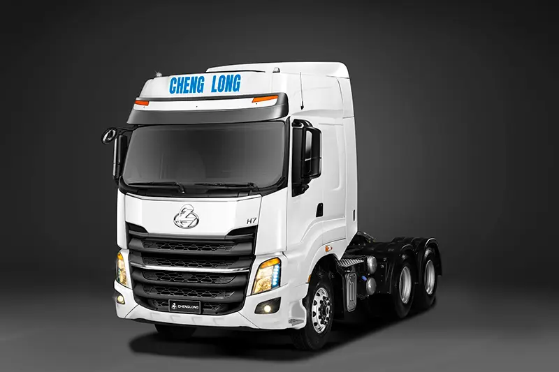 Heavy-duty-Hauling-Titan-6X4-H7-Tractor-Truck1.jpg