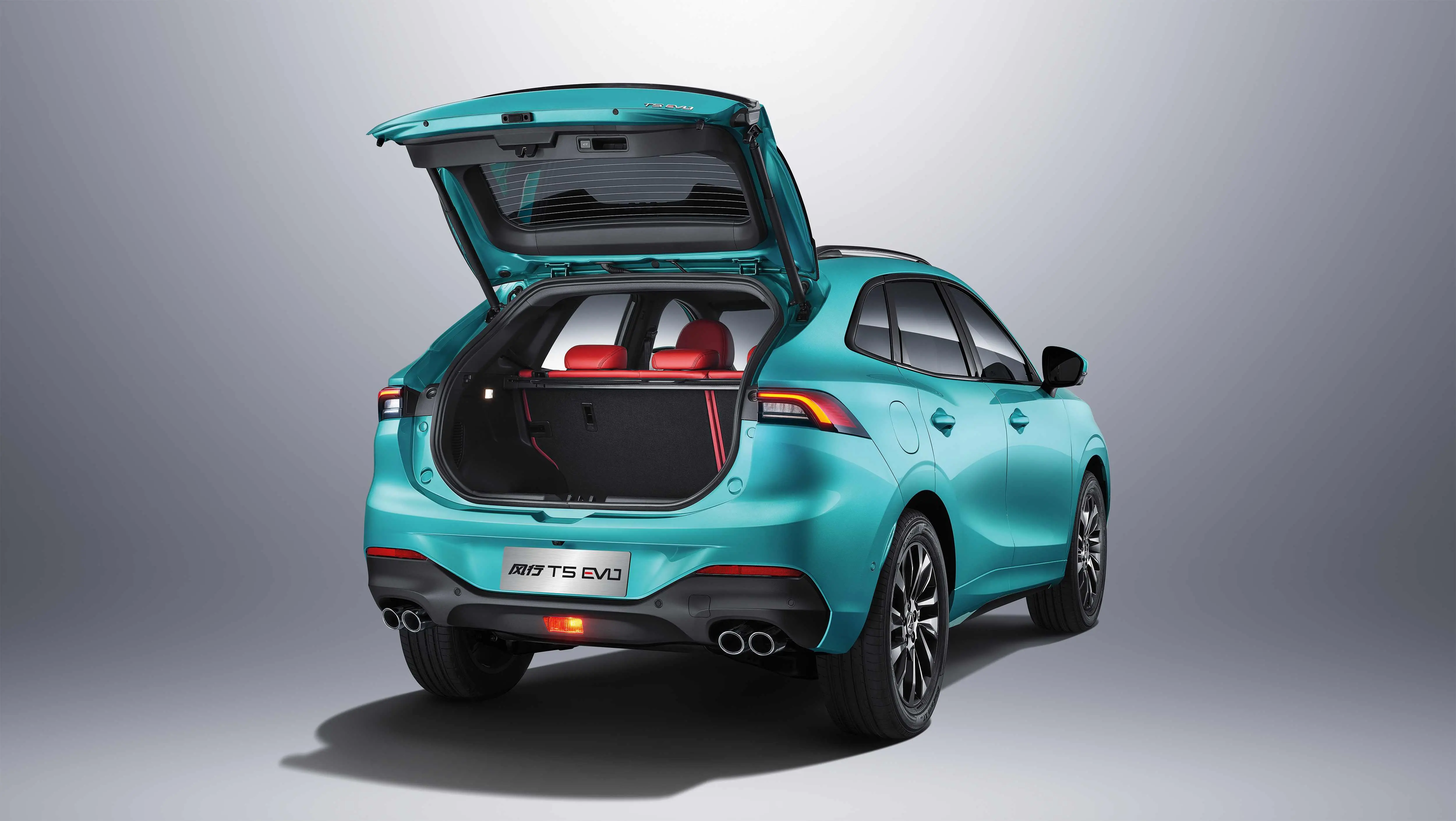 东风11-车尾门打开 拷贝_1.jpg